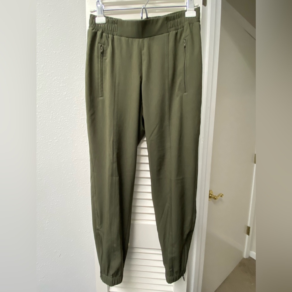 🫒Old Navy • army green joggers • XS